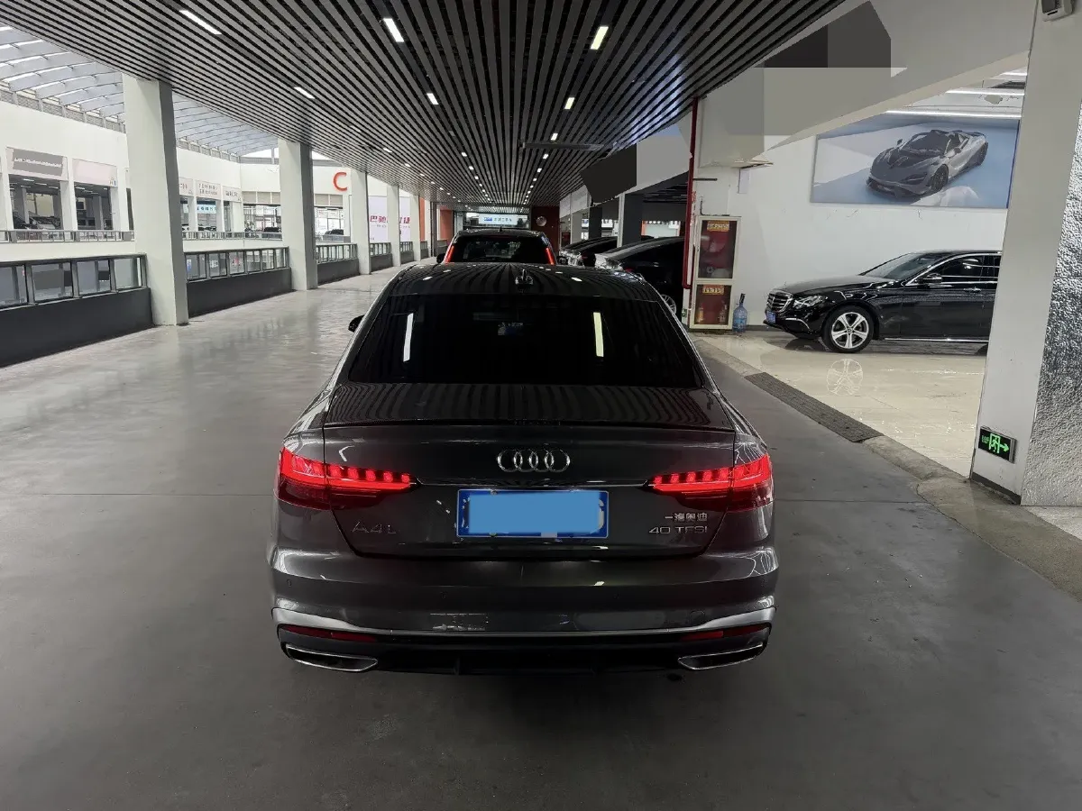 2022 Audi A4L 2.0T 190HP L4 7DCT,autocango,china used car exporter,china ev exporter,chinese used car exporter,chinese used ev exporter
