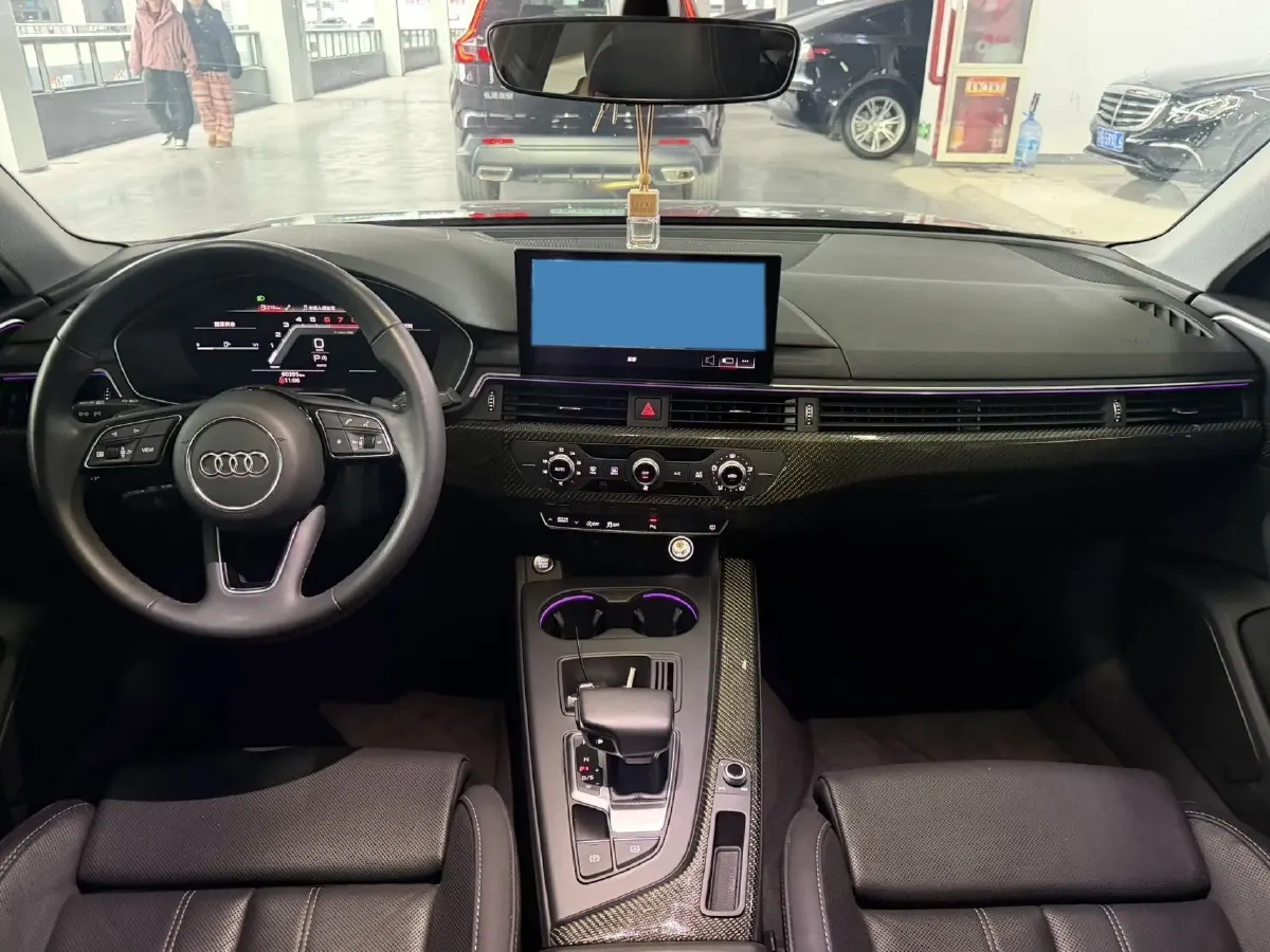 2022 Audi A4L 2.0T 190HP L4 7DCT,autocango,china used car exporter,china ev exporter,chinese used car exporter,chinese used ev exporter