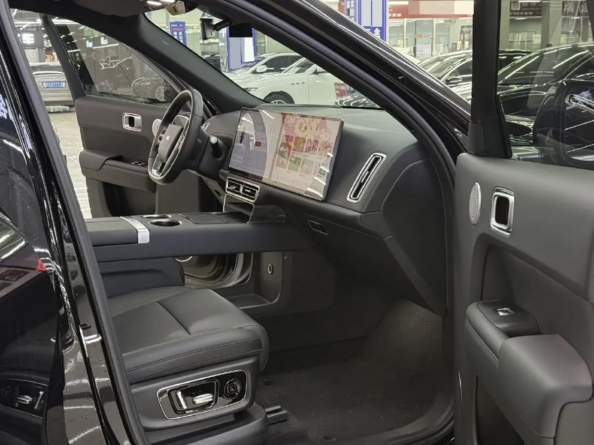 2024 Ford Bronco 2.3T 275HP L4 10AT,autocango,china used car exporter,china ev exporter,chinese used car exporter,chinese used ev exporter