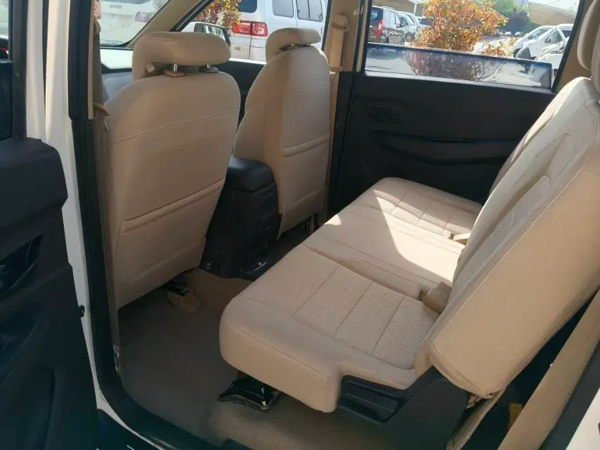 2018 WuLing HongGuang 1.5L 105HP L4 5MT,autocango,china used car exporter,china ev exporter,chinese used car exporter,chinese used ev exporter