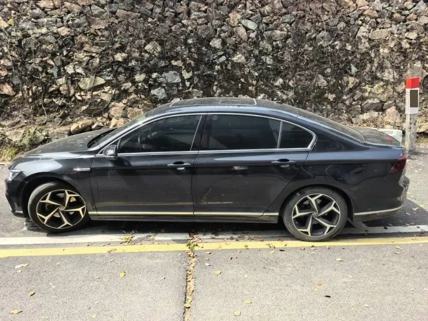 2023 Volkswagen Magotan 2.0T 186HP L4 7DCT,autocango,china used car exporter,china ev exporter,chinese used car exporter,chinese used ev exporter