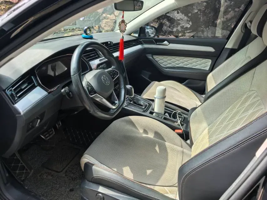 2023 Volkswagen Magotan 2.0T 186HP L4 7DCT,autocango,china used car exporter,china ev exporter,chinese used car exporter,chinese used ev exporter