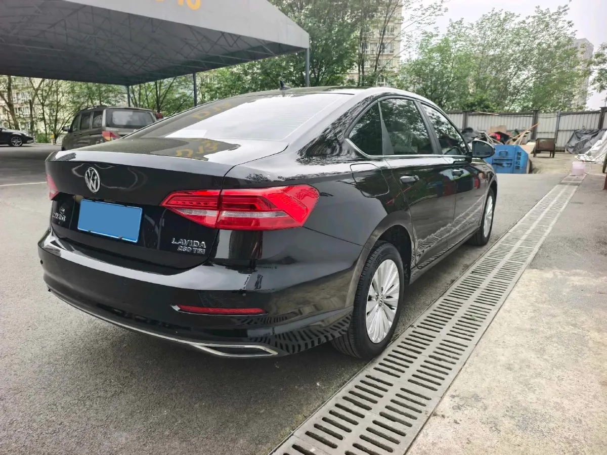 2018 Skoda Karoq 1.4T 150HP L4 7DCT,autocango,china used car exporter,china ev exporter,chinese used car exporter,chinese used ev exporter