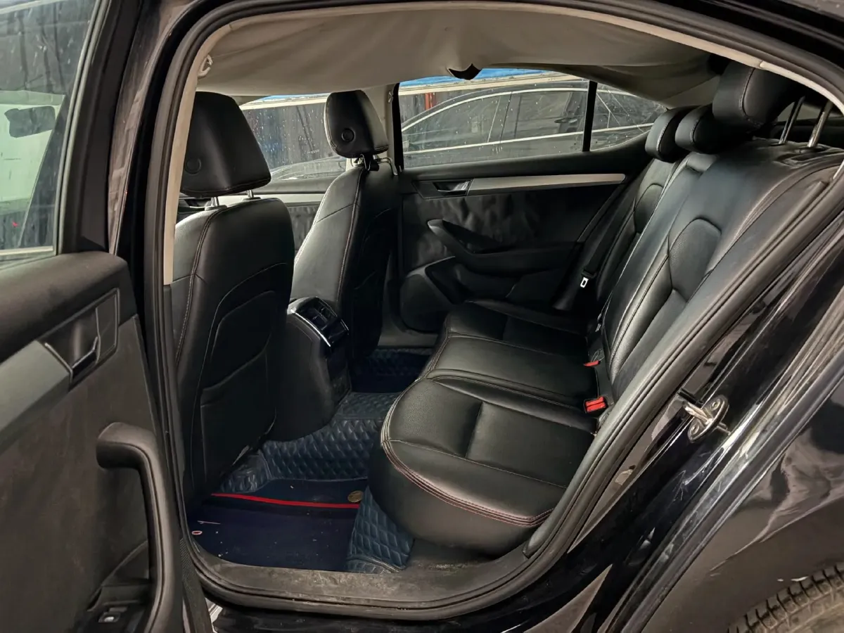 2018 Skoda Superb 1.4T 150HP L4 7DCT,autocango,china used car exporter,china ev exporter,chinese used car exporter,chinese used ev exporter