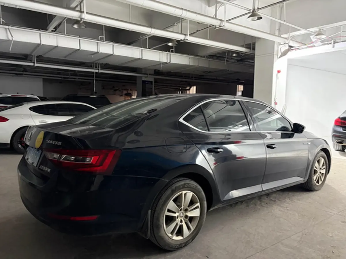2018 Skoda Superb 1.4T 150HP L4 7DCT,autocango,china used car exporter,china ev exporter,chinese used car exporter,chinese used ev exporter