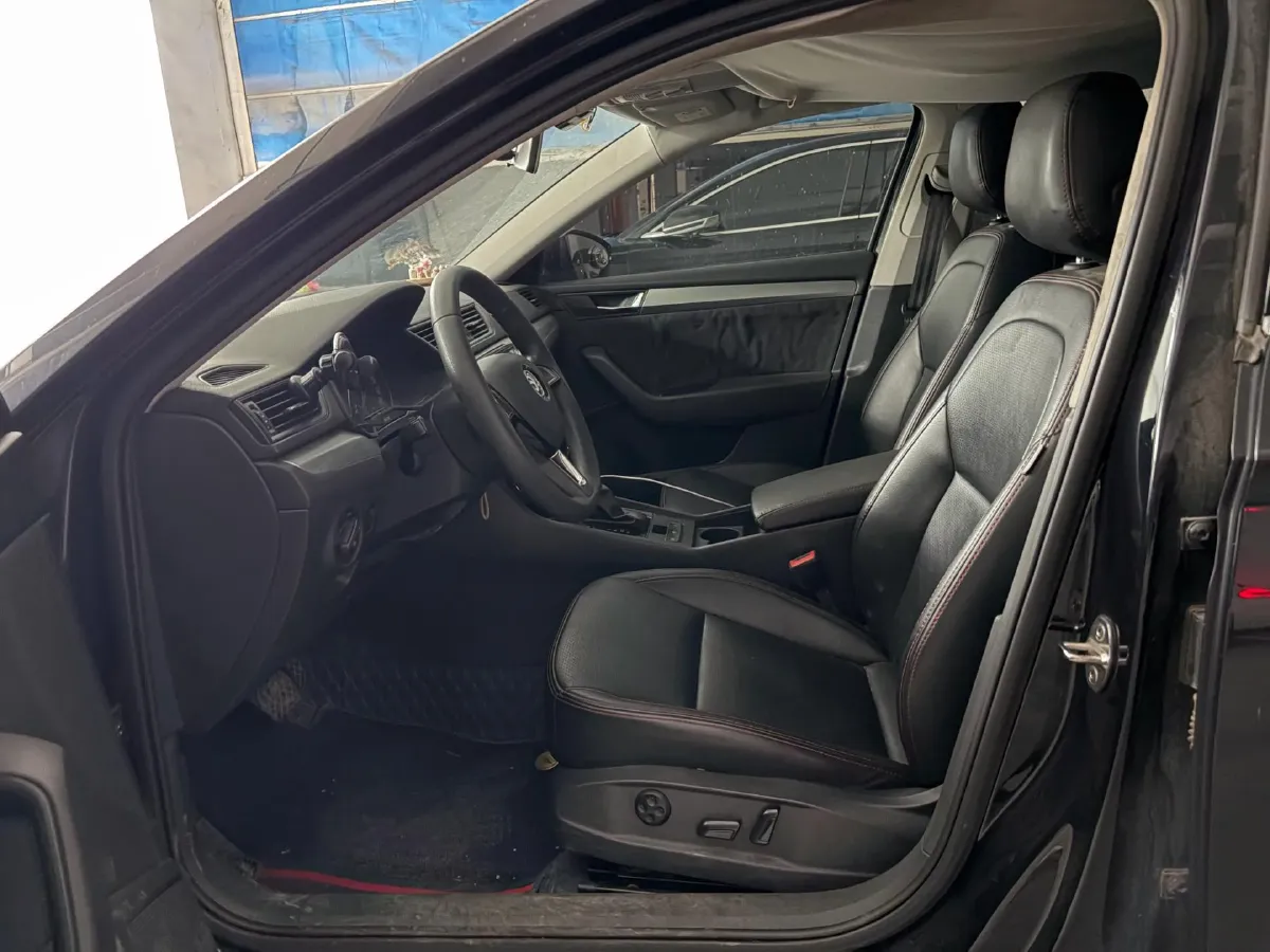 2018 Skoda Superb 1.4T 150HP L4 7DCT,autocango,china used car exporter,china ev exporter,chinese used car exporter,chinese used ev exporter