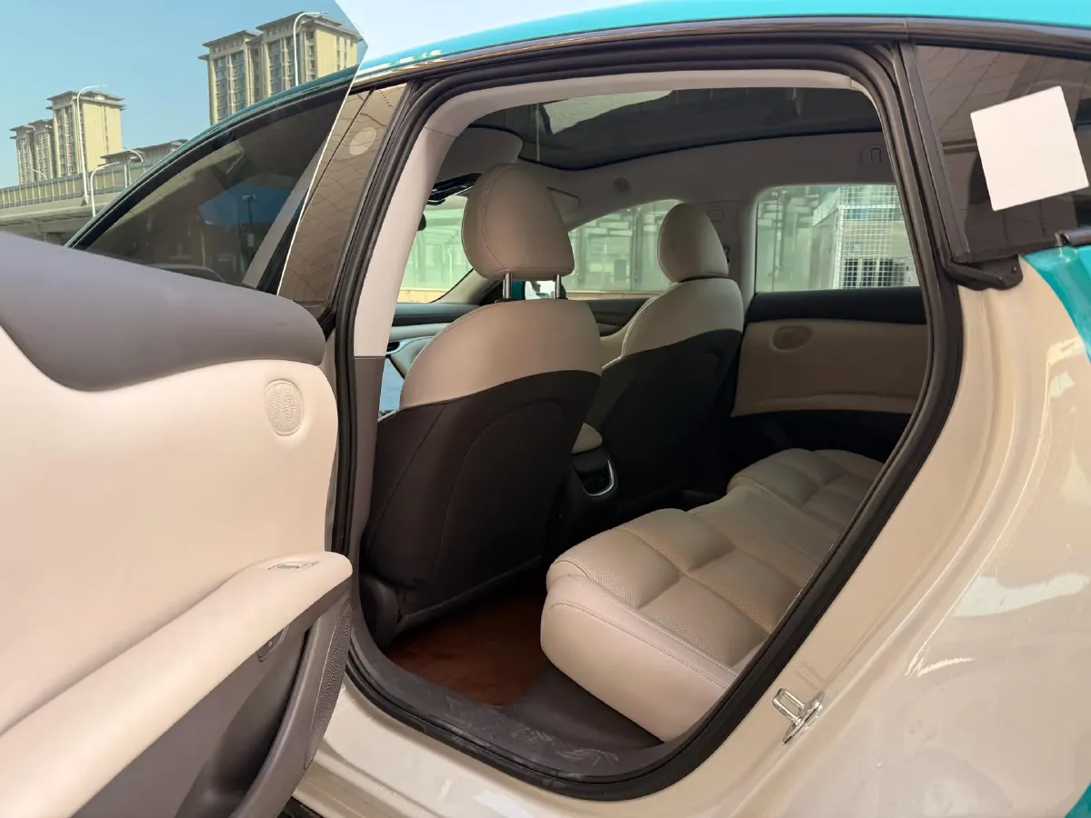 2024 IM L6 BEV 75KWH,autocango,china used car exporter,china ev exporter,chinese used car exporter,chinese used ev exporter