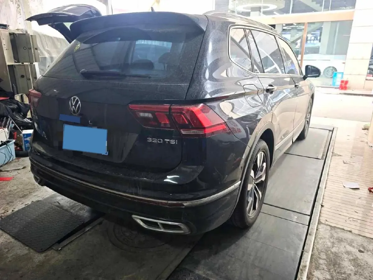 2025 Volkswagen Tiguan L 2.0T 186HP L4 7DCT,autocango,china used car exporter,china ev exporter,chinese used car exporter,chinese used ev exporter