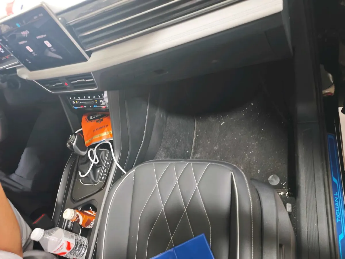 2025 Volkswagen Tiguan L 2.0T 186HP L4 7DCT,autocango,china used car exporter,china ev exporter,chinese used car exporter,chinese used ev exporter