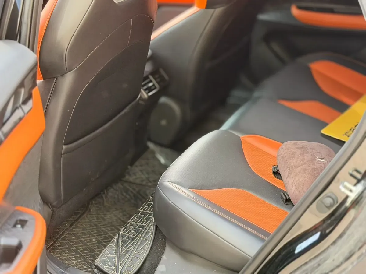 2024 ChangAn UNI-V 2.0T 233HP L4 8AT,autocango,china used car exporter,china ev exporter,chinese used car exporter,chinese used ev exporter