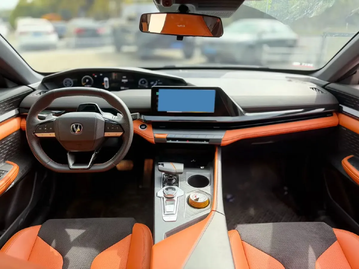 2024 ChangAn UNI-V 2.0T 233HP L4 8AT,autocango,china used car exporter,china ev exporter,chinese used car exporter,chinese used ev exporter