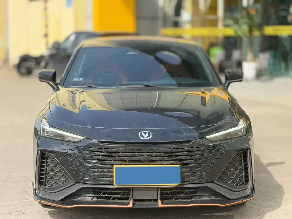 2024 ChangAn UNI-V 2.0T 233HP L4 8AT,autocango,china used car exporter,china ev exporter,chinese used car exporter,chinese used ev exporter