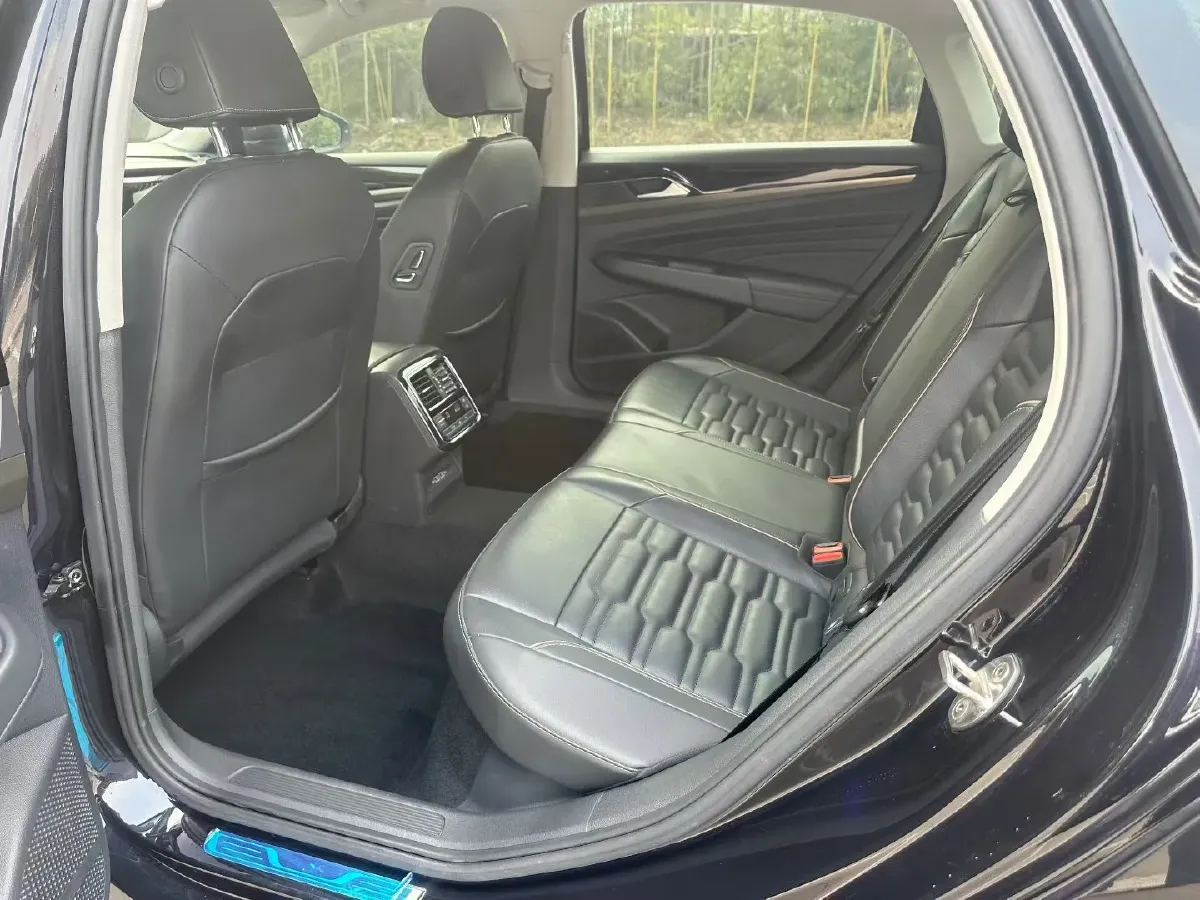 2019 Skoda Kodiak 2.0T 186HP L4 7DCT,autocango,china used car exporter,china ev exporter,chinese used car exporter,chinese used ev exporter