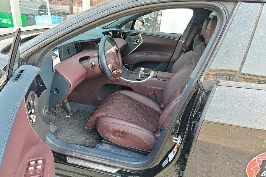 2025 Avatr 11 1.5T 156HP L4 REEV 39.05KWH,autocango,china used car exporter,china ev exporter,chinese used car exporter,chinese used ev exporter