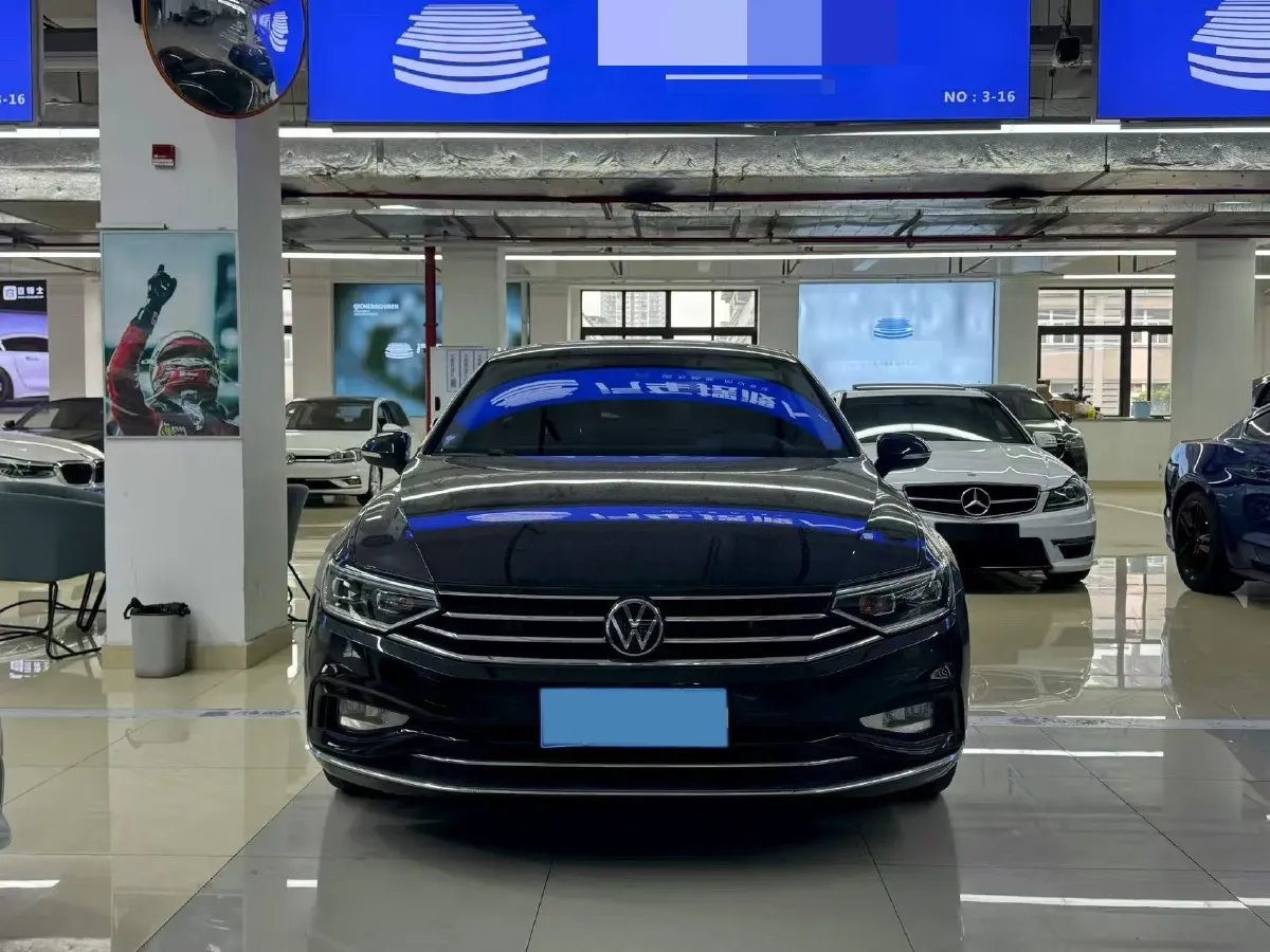 2020 Volkswagen Magotan 2.0T 186HP L4 7DCT,autocango,china used car exporter,china ev exporter,chinese used car exporter,chinese used ev exporter