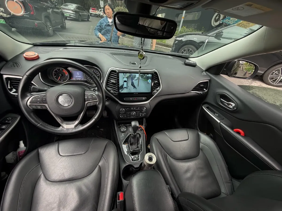 2020 Jeep Cherokee 2.0T 265HP L4 9AT,autocango,china used car exporter,china ev exporter,chinese used car exporter,chinese used ev exporter