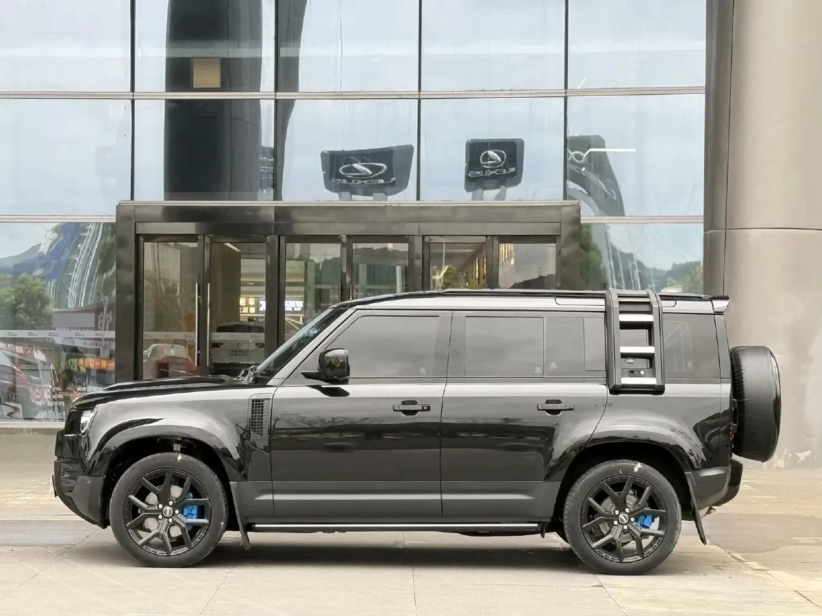 2022 Land Rover Defender 3.0T 400HP L6 8AT,autocango,china used car exporter,china ev exporter,chinese used car exporter,chinese used ev exporter