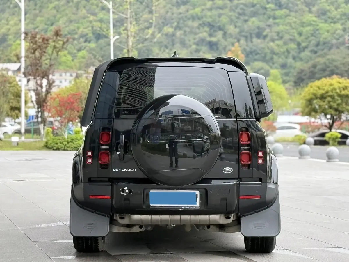 2022 Land Rover Defender 3.0T 400HP L6 8AT,autocango,china used car exporter,china ev exporter,chinese used car exporter,chinese used ev exporter