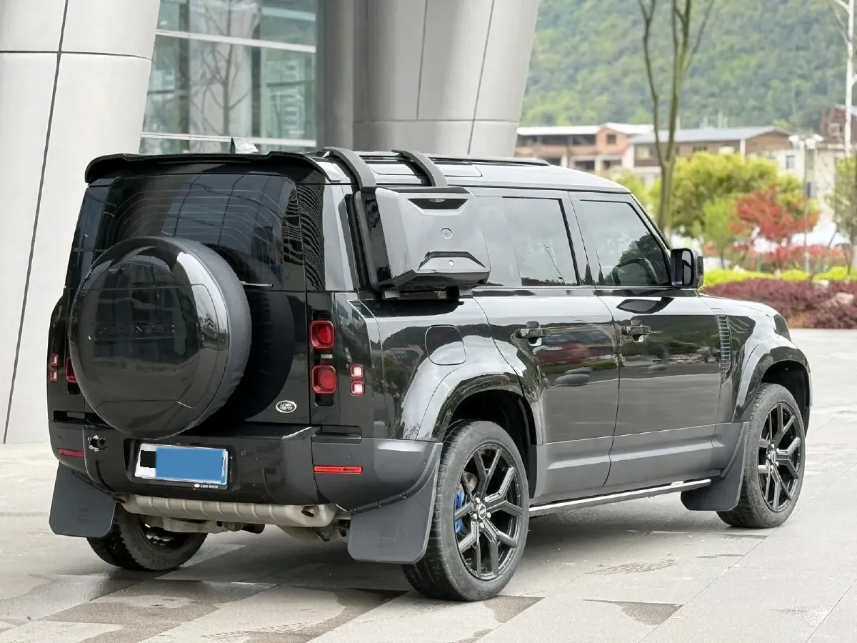 2022 Land Rover Defender 3.0T 400HP L6 8AT,autocango,china used car exporter,china ev exporter,chinese used car exporter,chinese used ev exporter