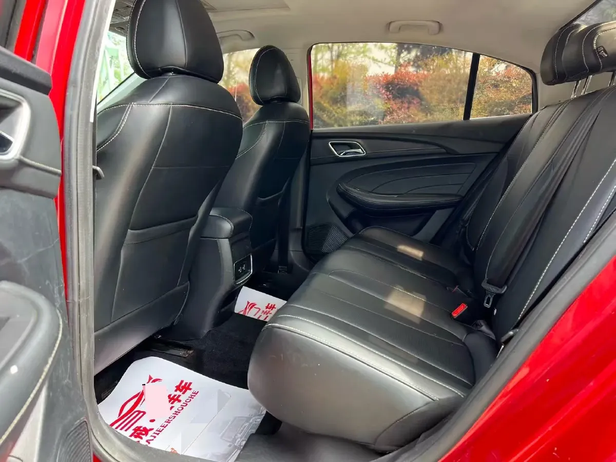 2020 Roewe i5 1.5L 120HP L4 CVT,autocango,china used car exporter,china ev exporter,chinese used car exporter,chinese used ev exporter