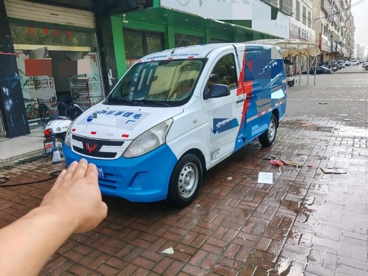 2019 WuLing RongGuang V 1.5L 112HP L4 5MT,autocango,china used car exporter,china ev exporter,chinese used car exporter,chinese used ev exporter