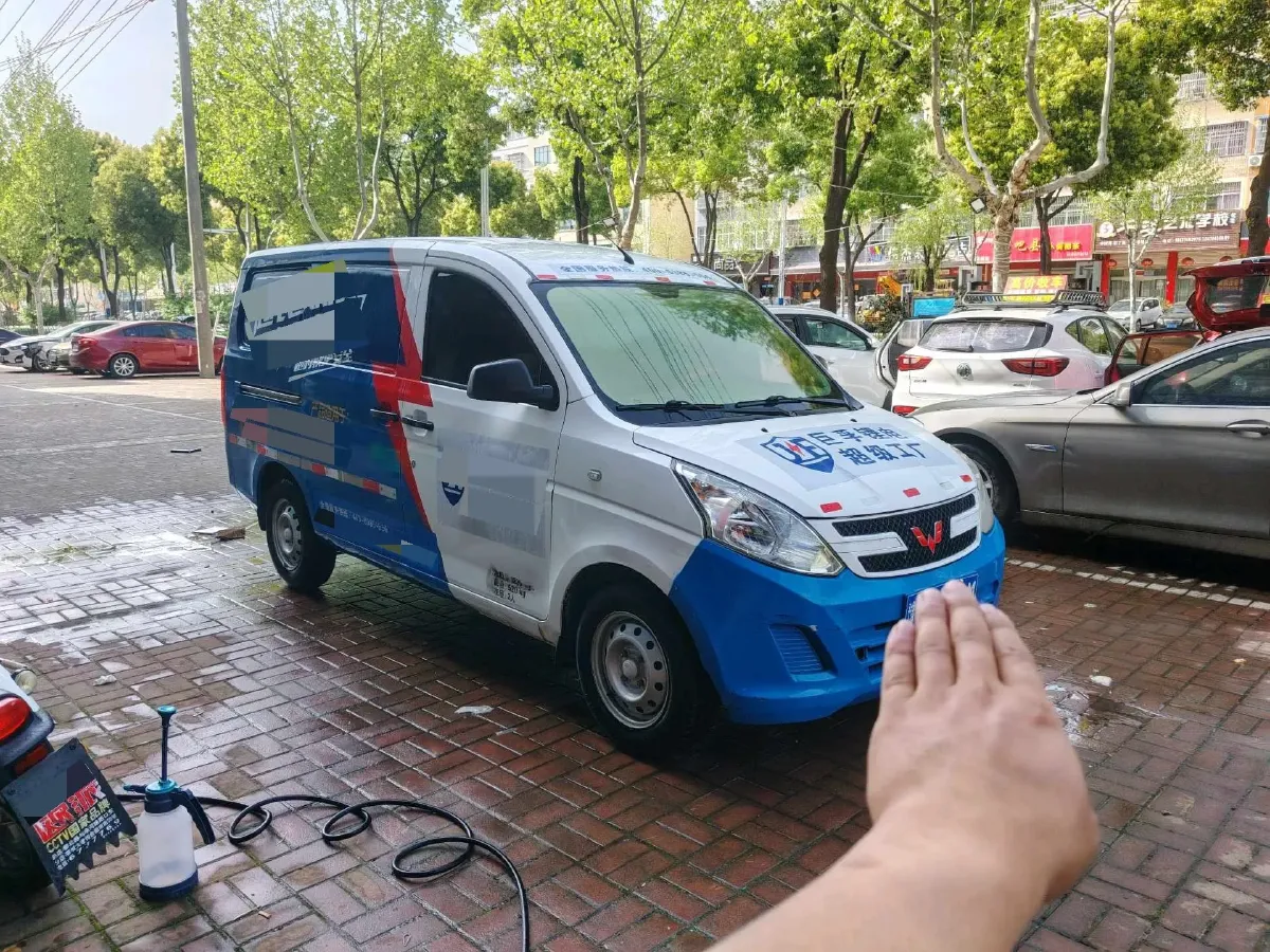 2019 WuLing RongGuang V 1.5L 112HP L4 5MT,autocango,china used car exporter,china ev exporter,chinese used car exporter,chinese used ev exporter