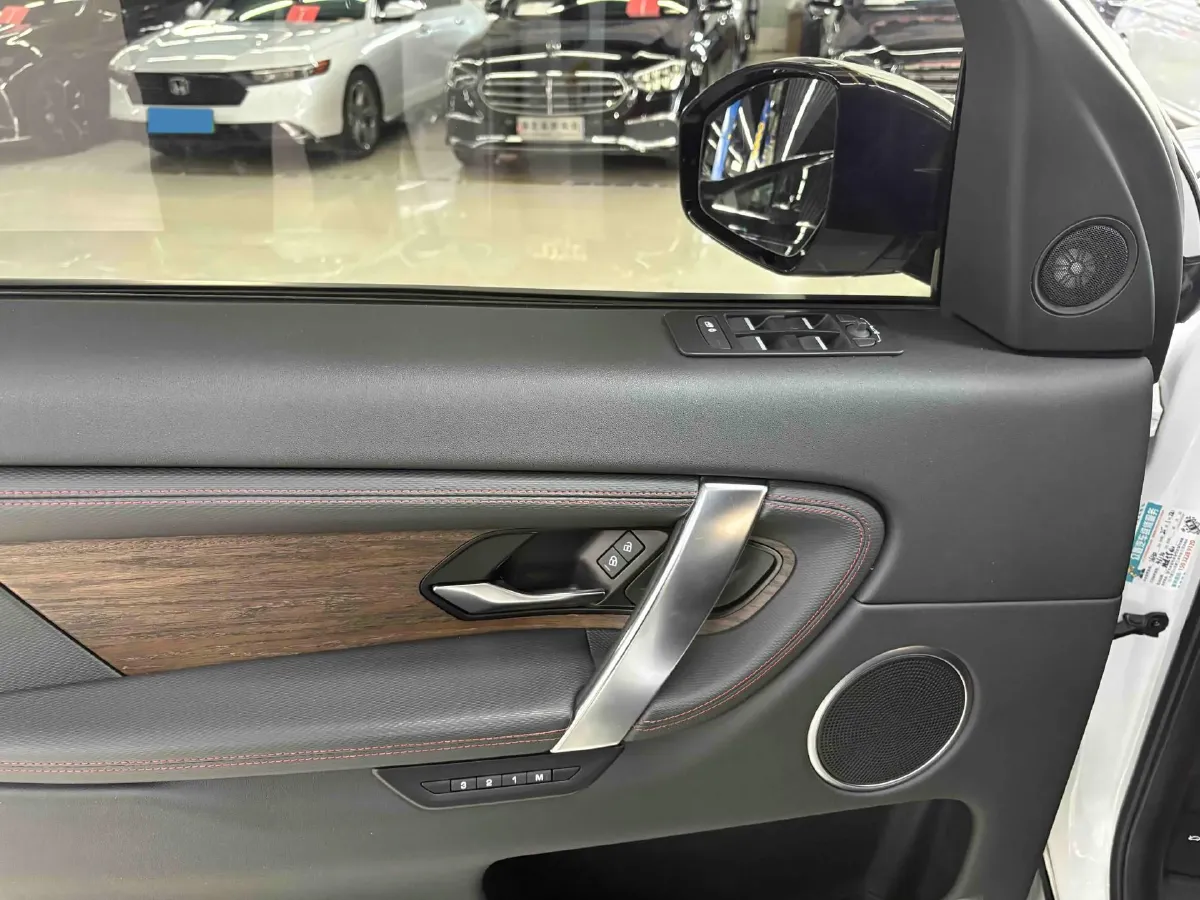 2022 Land Rover Discovery Sport 2.0T 249HP L4 9AT,autocango,china used car exporter,china ev exporter,chinese used car exporter,chinese used ev exporter