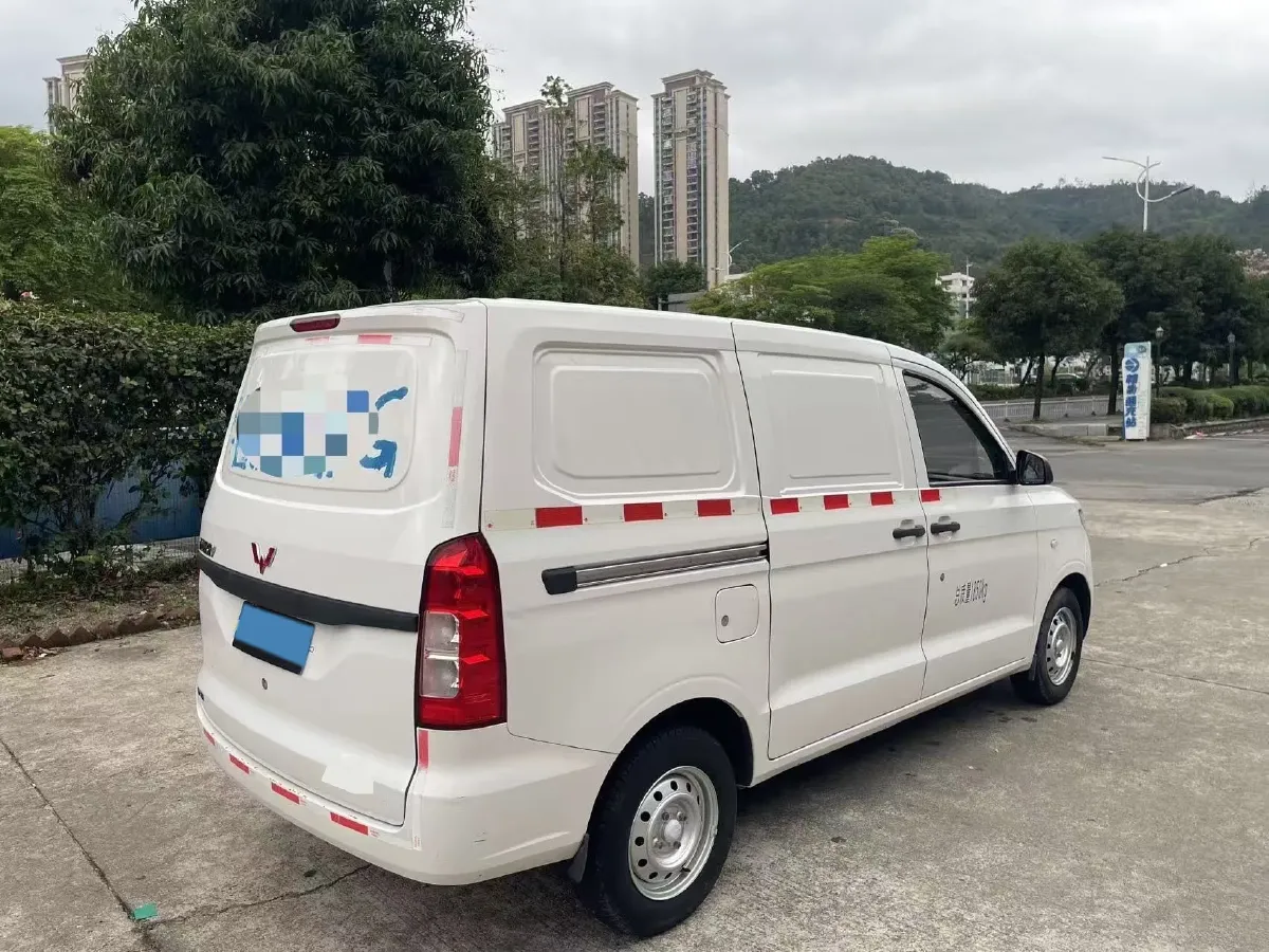 2021 WuLing HongGuang V 1.5L 99HP L4 6MT,autocango,china used car exporter,china ev exporter,chinese used car exporter,chinese used ev exporter