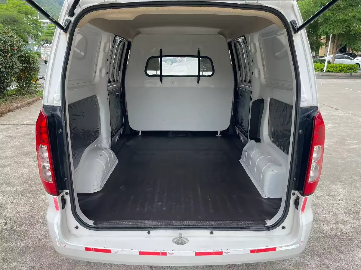 2021 WuLing HongGuang V 1.5L 99HP L4 6MT,autocango,china used car exporter,china ev exporter,chinese used car exporter,chinese used ev exporter