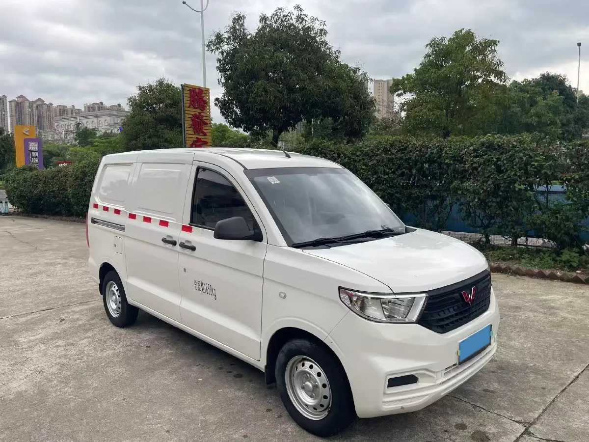 2021 WuLing HongGuang V 1.5L 99HP L4 6MT,autocango,china used car exporter,china ev exporter,chinese used car exporter,chinese used ev exporter