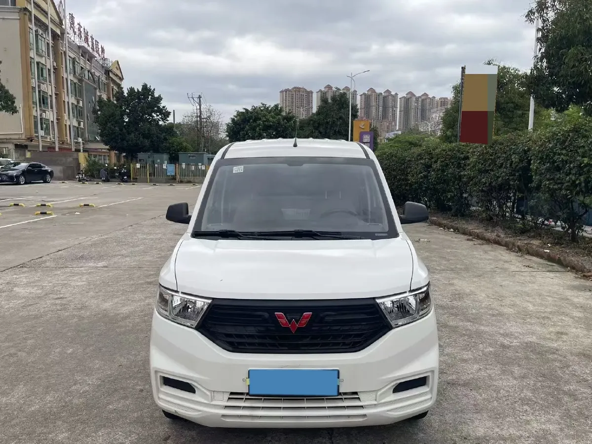 2021 WuLing HongGuang V 1.5L 99HP L4 6MT,autocango,china used car exporter,china ev exporter,chinese used car exporter,chinese used ev exporter