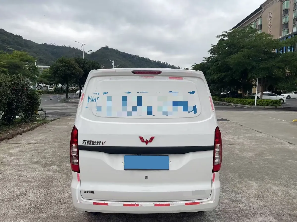 2021 WuLing HongGuang V 1.5L 99HP L4 6MT,autocango,china used car exporter,china ev exporter,chinese used car exporter,chinese used ev exporter