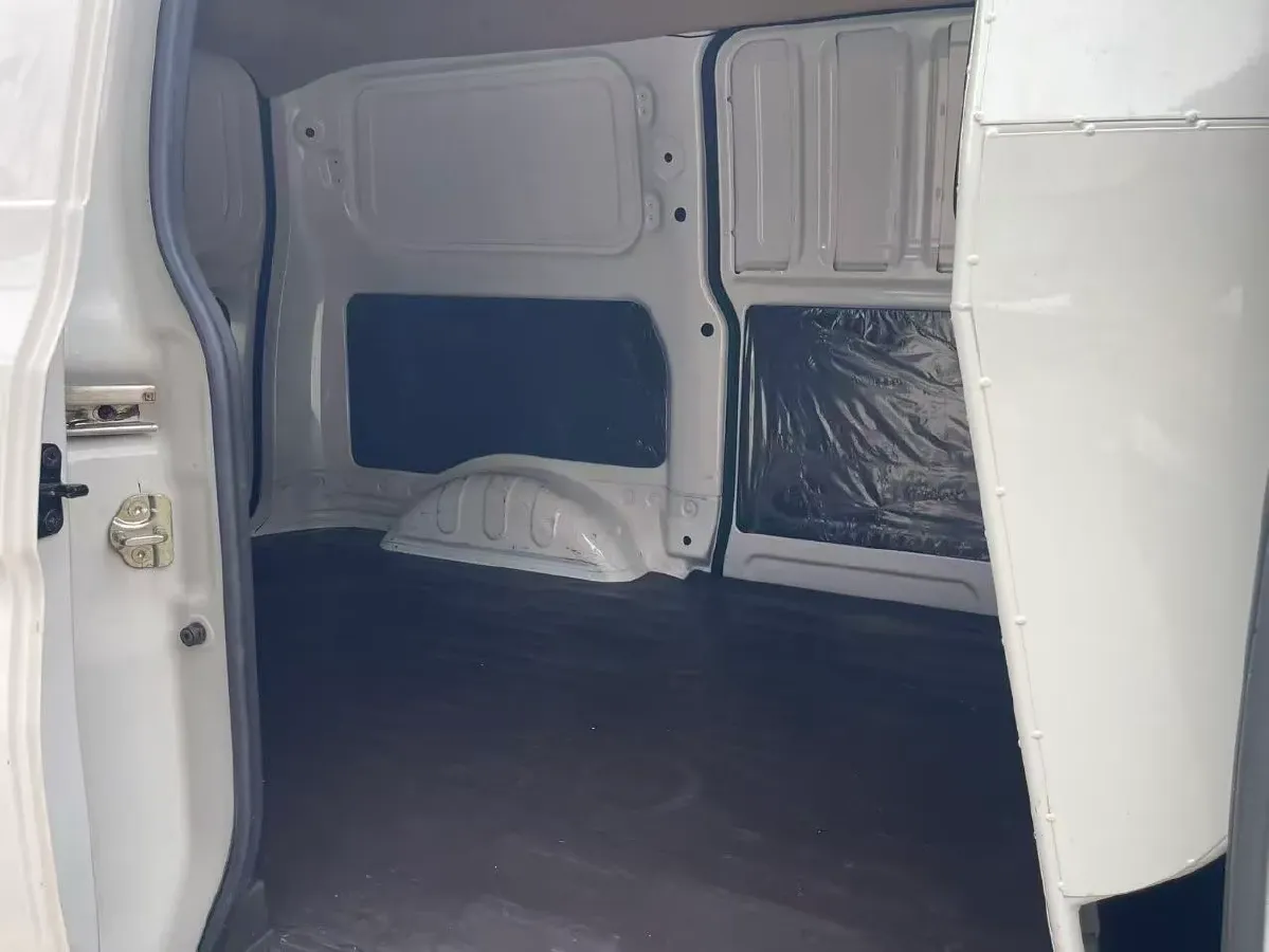 2021 WuLing HongGuang V 1.5L 99HP L4 6MT,autocango,china used car exporter,china ev exporter,chinese used car exporter,chinese used ev exporter