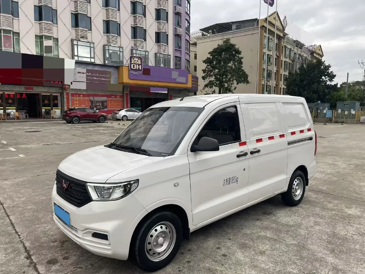 2021 WuLing HongGuang V 1.5L 99HP L4 6MT,autocango,china used car exporter,china ev exporter,chinese used car exporter,chinese used ev exporter