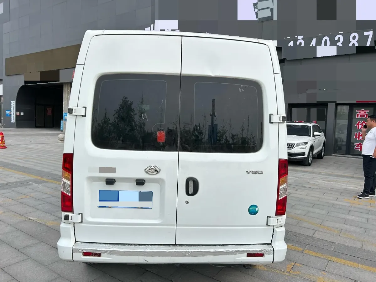 2023 MAXUS XinTu V80 2.0T 139HP L4 6MT,autocango,china used car exporter,china ev exporter,chinese used car exporter,chinese used ev exporter