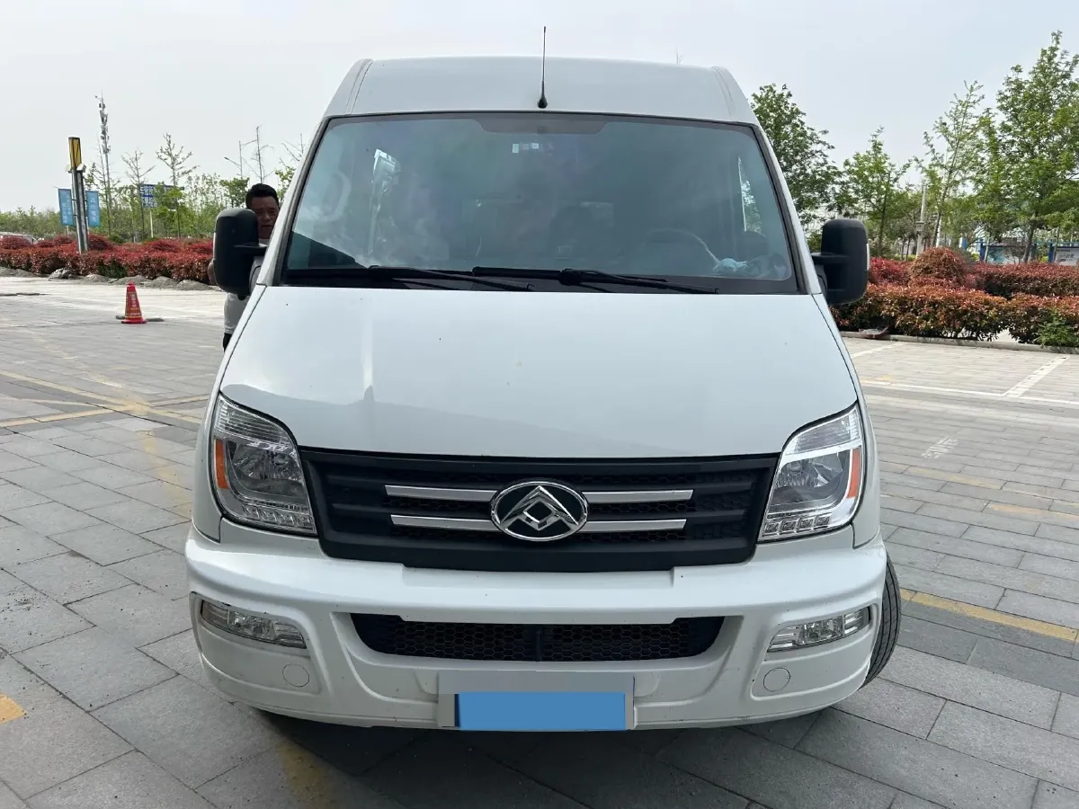 2023 MAXUS XinTu V80 2.0T 139HP L4 6MT,autocango,china used car exporter,china ev exporter,chinese used car exporter,chinese used ev exporter