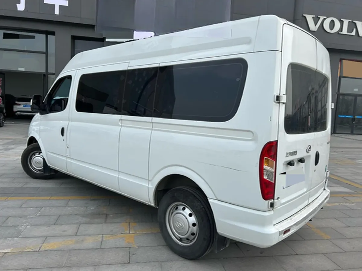 2023 MAXUS XinTu V80 2.0T 139HP L4 6MT,autocango,china used car exporter,china ev exporter,chinese used car exporter,chinese used ev exporter