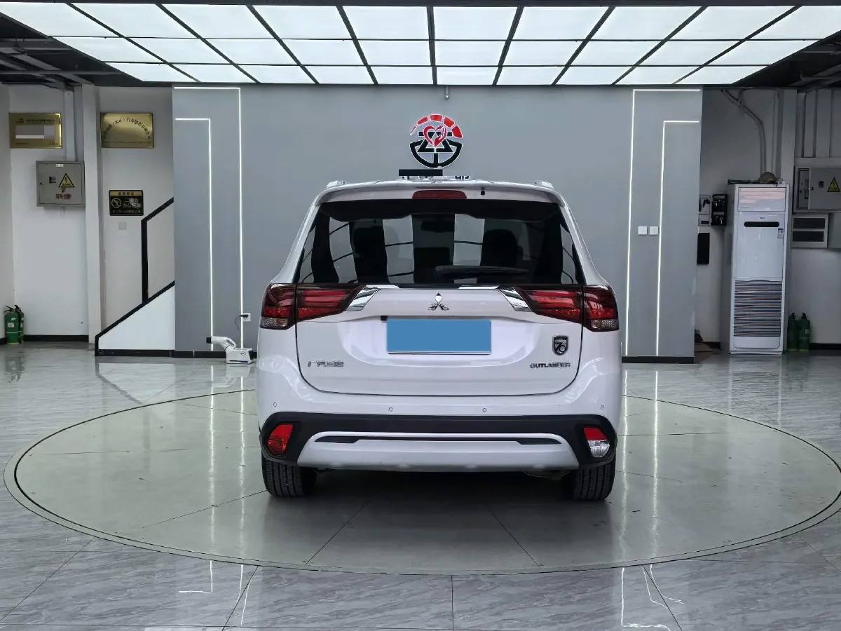 2020 Mitsubishi Outlander 2.0L 166HP L4 CVT,autocango,china used car exporter,china ev exporter,chinese used car exporter,chinese used ev exporter