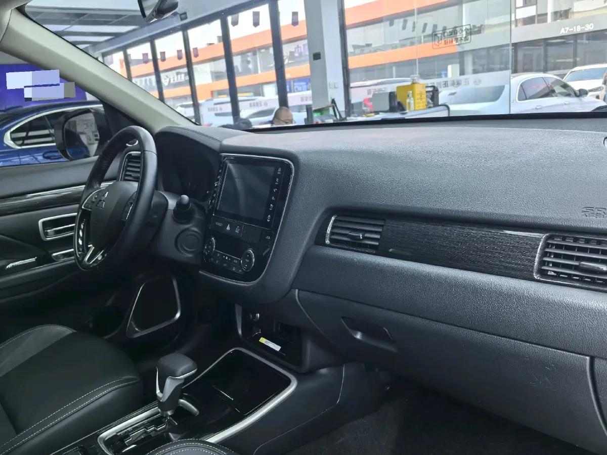 2020 Mitsubishi Outlander 2.0L 166HP L4 CVT,autocango,china used car exporter,china ev exporter,chinese used car exporter,chinese used ev exporter