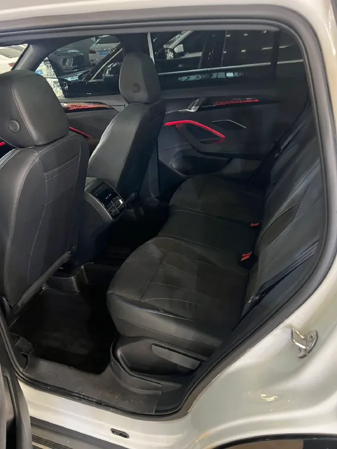 2024 Volkswagen Tiguan L 2.0T 186HP L4 7DCT,autocango,china used car exporter,china ev exporter,chinese used car exporter,chinese used ev exporter