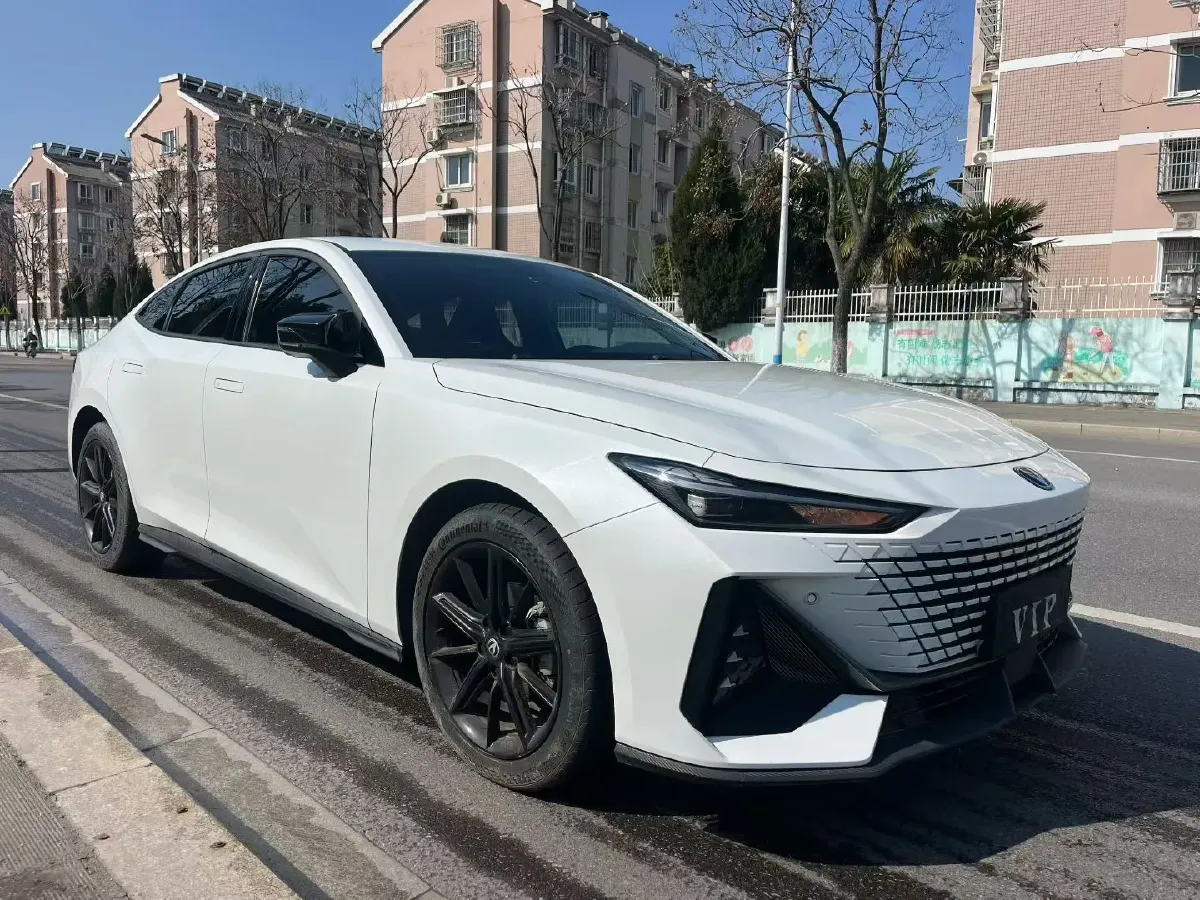 2023 ChangAn UNI-V 1.5T 188HP L4 7DCT,autocango,china used car exporter,china ev exporter,chinese used car exporter,chinese used ev exporter