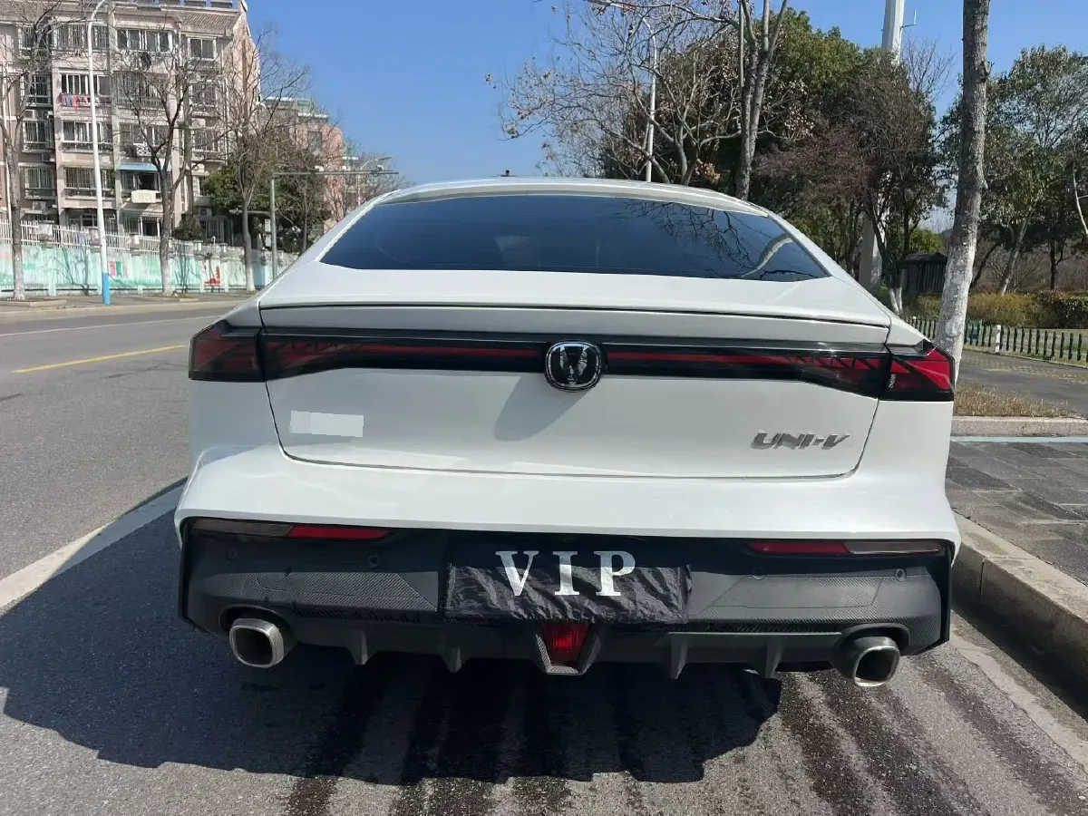 2023 ChangAn UNI-V 1.5T 188HP L4 7DCT,autocango,china used car exporter,china ev exporter,chinese used car exporter,chinese used ev exporter