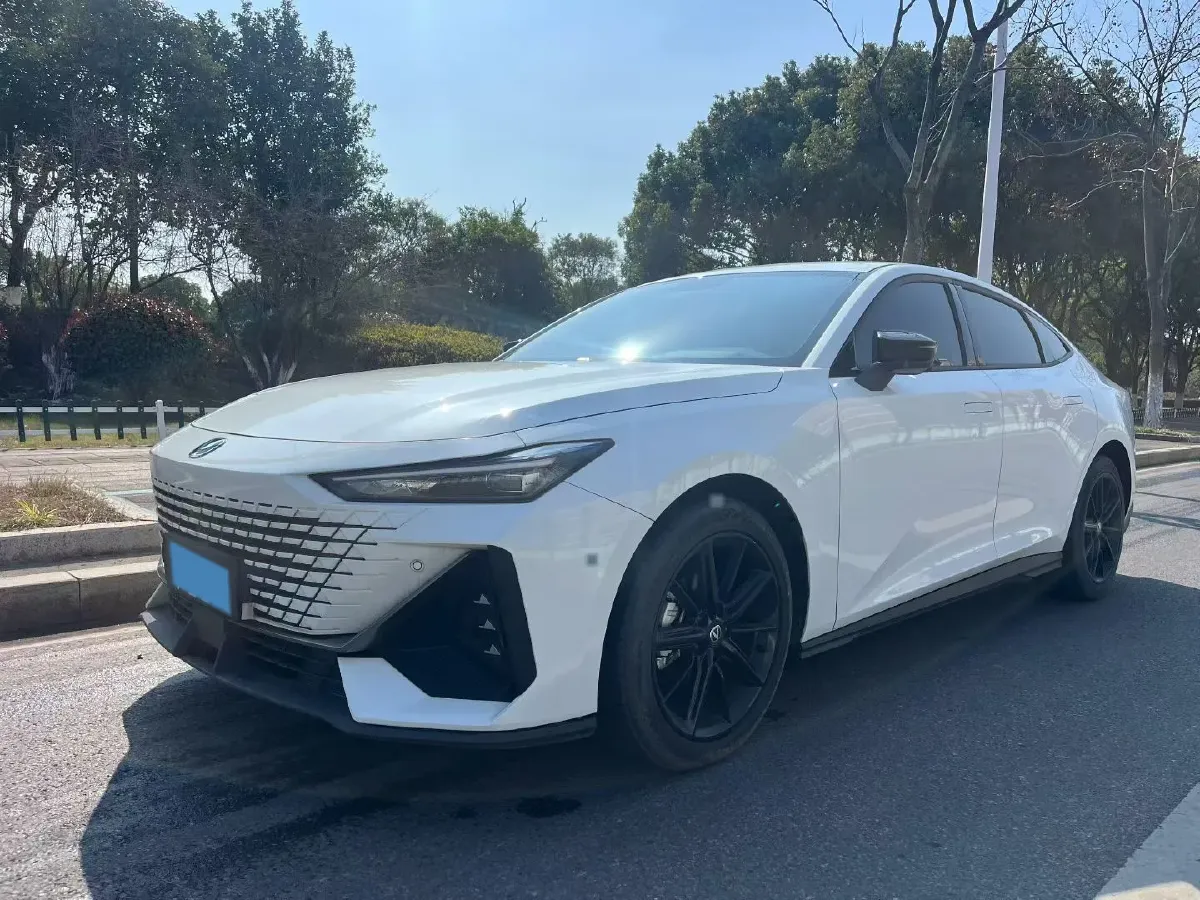 2023 ChangAn UNI-V 1.5T 188HP L4 7DCT,autocango,china used car exporter,china ev exporter,chinese used car exporter,chinese used ev exporter