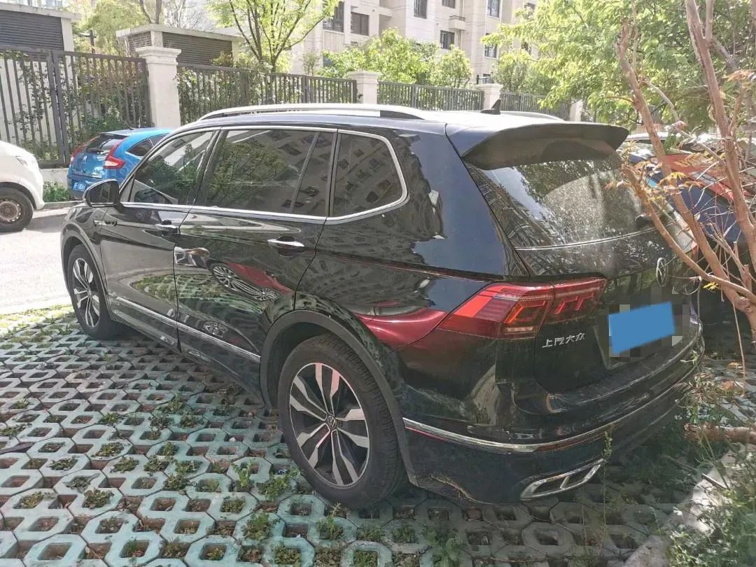 2024 Volkswagen Tiguan L 2.0T 186HP L4 7DCT,autocango,china used car exporter,china ev exporter,chinese used car exporter,chinese used ev exporter
