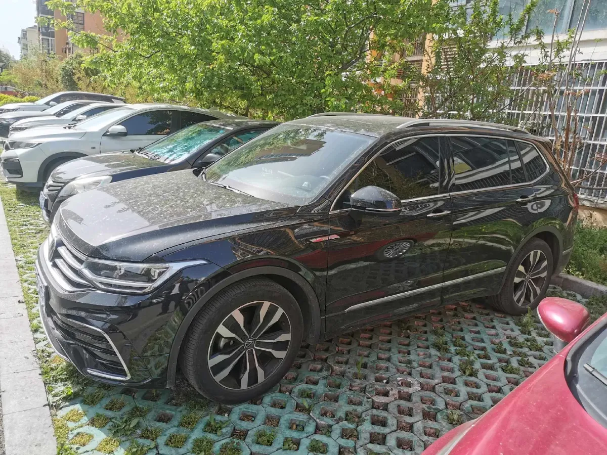 2024 Volkswagen Tiguan L 2.0T 186HP L4 7DCT,autocango,china used car exporter,china ev exporter,chinese used car exporter,chinese used ev exporter