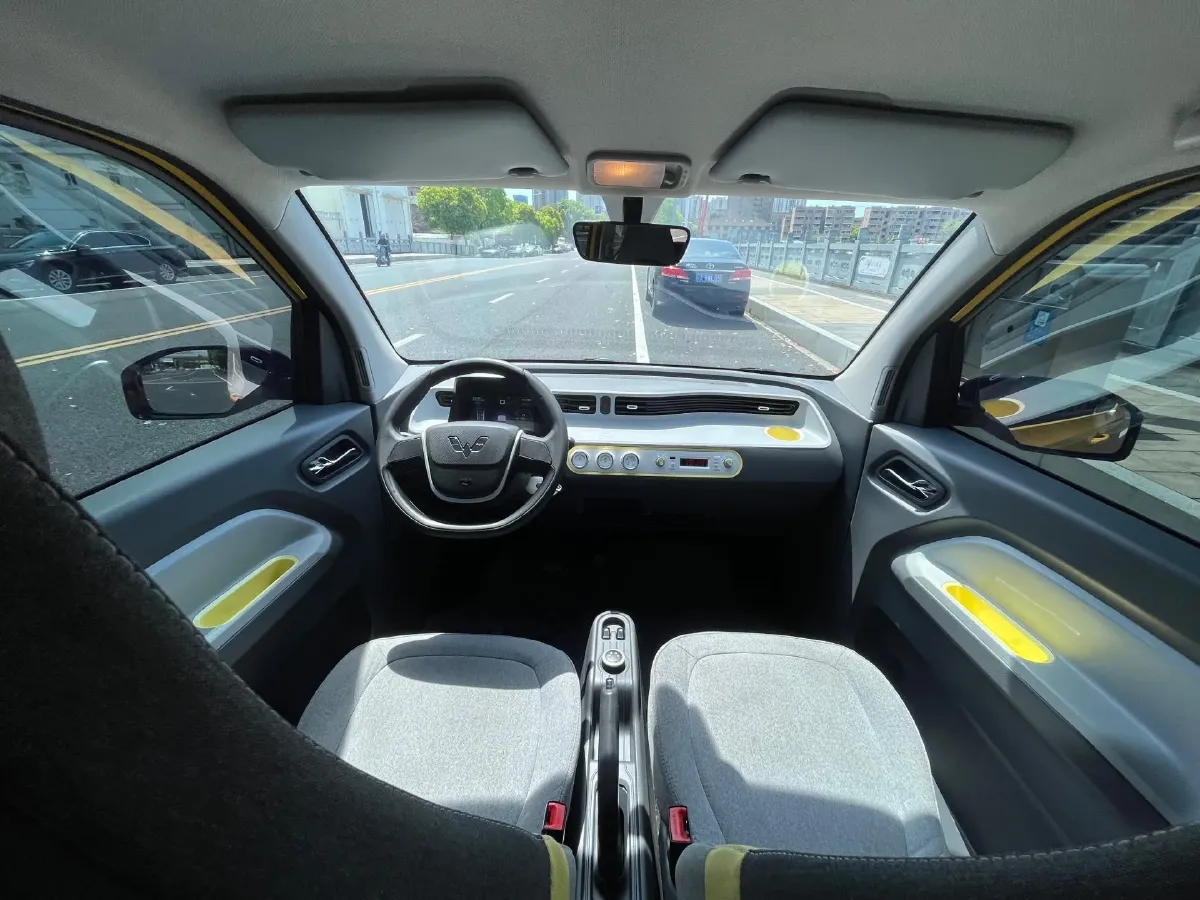 2021 WuLing HongGuang MINI EV BEV 13.9KWH,autocango,china used car exporter,china ev exporter,chinese used car exporter,chinese used ev exporter