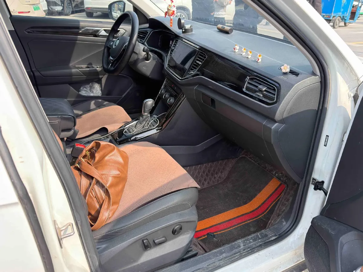 2022 Volkswagen T-Roc 1.4T 150HP L4 7DCT,autocango,china used car exporter,china ev exporter,chinese used car exporter,chinese used ev exporter