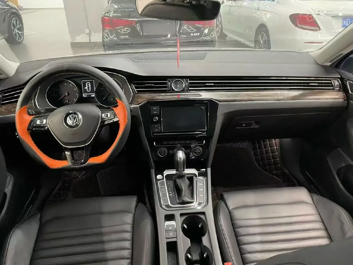 2019 Volkswagen Magotan 2.0T 186HP L4 7DCT,autocango,china used car exporter,china ev exporter,chinese used car exporter,chinese used ev exporter