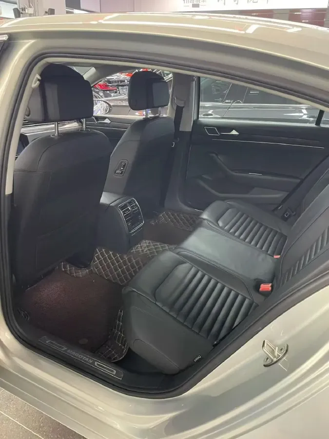 2019 Volkswagen Magotan 2.0T 186HP L4 7DCT,autocango,china used car exporter,china ev exporter,chinese used car exporter,chinese used ev exporter
