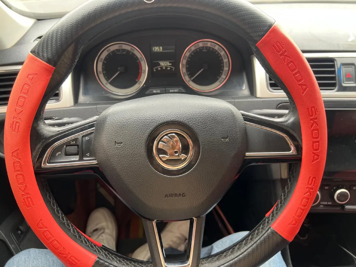 2019 SWM G01 1.5T 156HP L4 6MT,autocango,china used car exporter,china ev exporter,chinese used car exporter,chinese used ev exporter